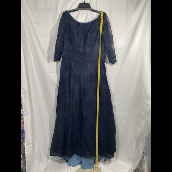 NEW La Femme [ 14 ] 3/4 Sleeve Embellished‎ Lace A-Line Gown in Navy - Picture 5 of 12